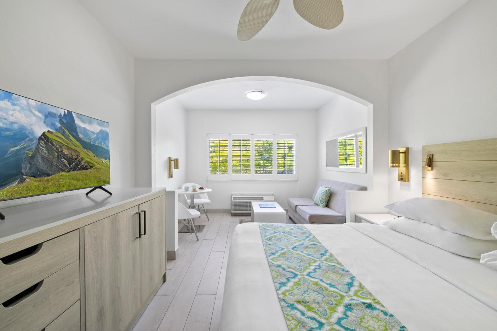 Ports Of Call Resort Grace Bay Exterior foto